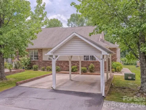 39 N Creekside Court Hendersonville NC 28791