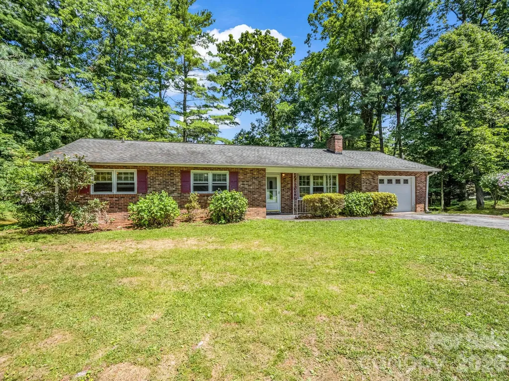 926 Toxaway Court Hendersonville NC 28791