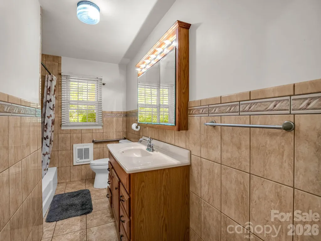 926 Toxaway Court Hendersonville NC 28791