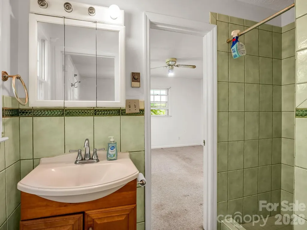 926 Toxaway Court Hendersonville NC 28791