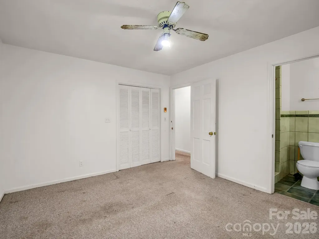 926 Toxaway Court Hendersonville NC 28791