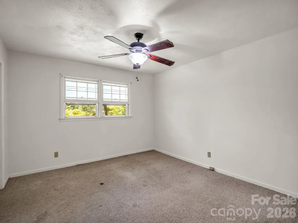 926 Toxaway Court Hendersonville NC 28791