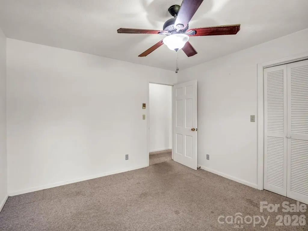 926 Toxaway Court Hendersonville NC 28791
