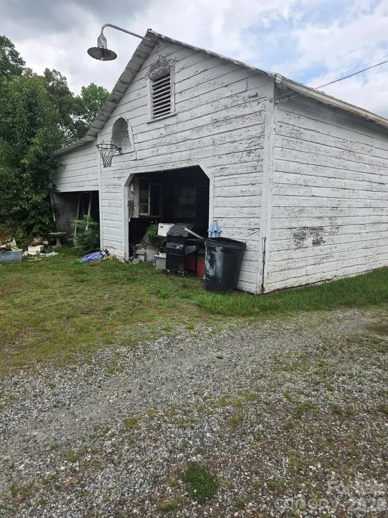 511 Lower Creek Drive NE Lenoir NC 28645