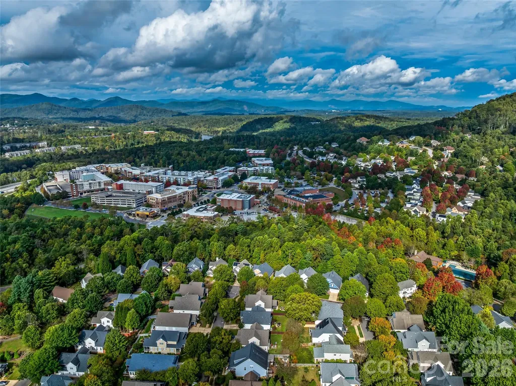 1513 Kentmere Lane Asheville NC 28803