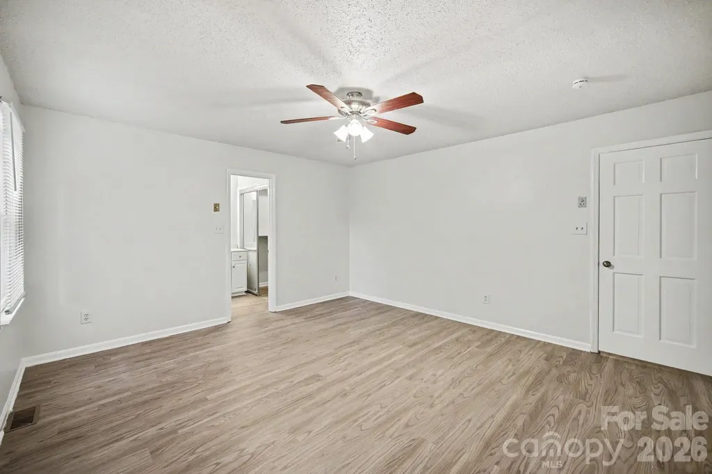 304 Julia Drive Lincolnton NC 28092