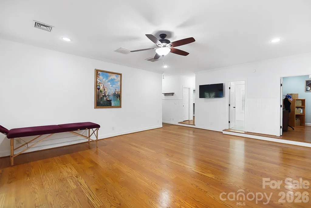 432 Raintree Drive Matthews NC 28104