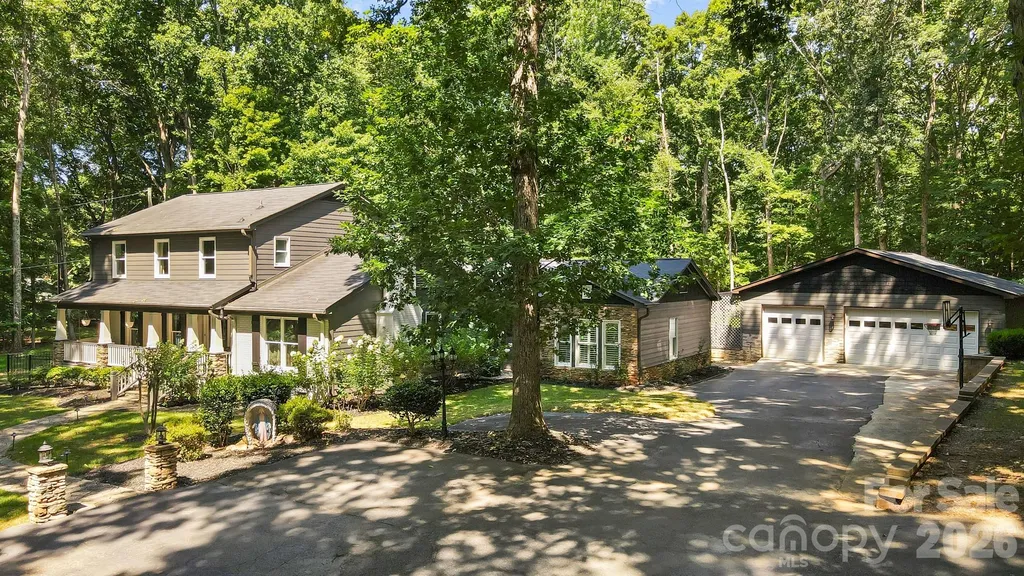 432 Raintree Drive Matthews NC 28104
