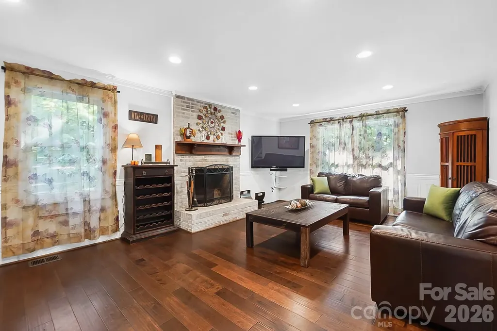 432 Raintree Drive Matthews NC 28104