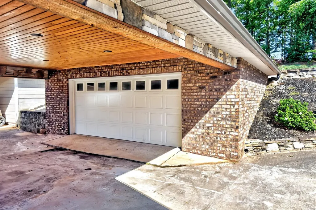 831 Lake Club Drive Nebo NC 28761