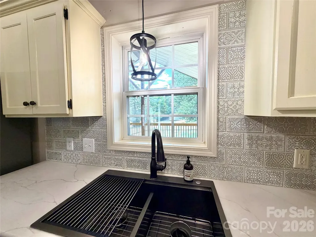 1027 Tabor Road Olin NC 28660