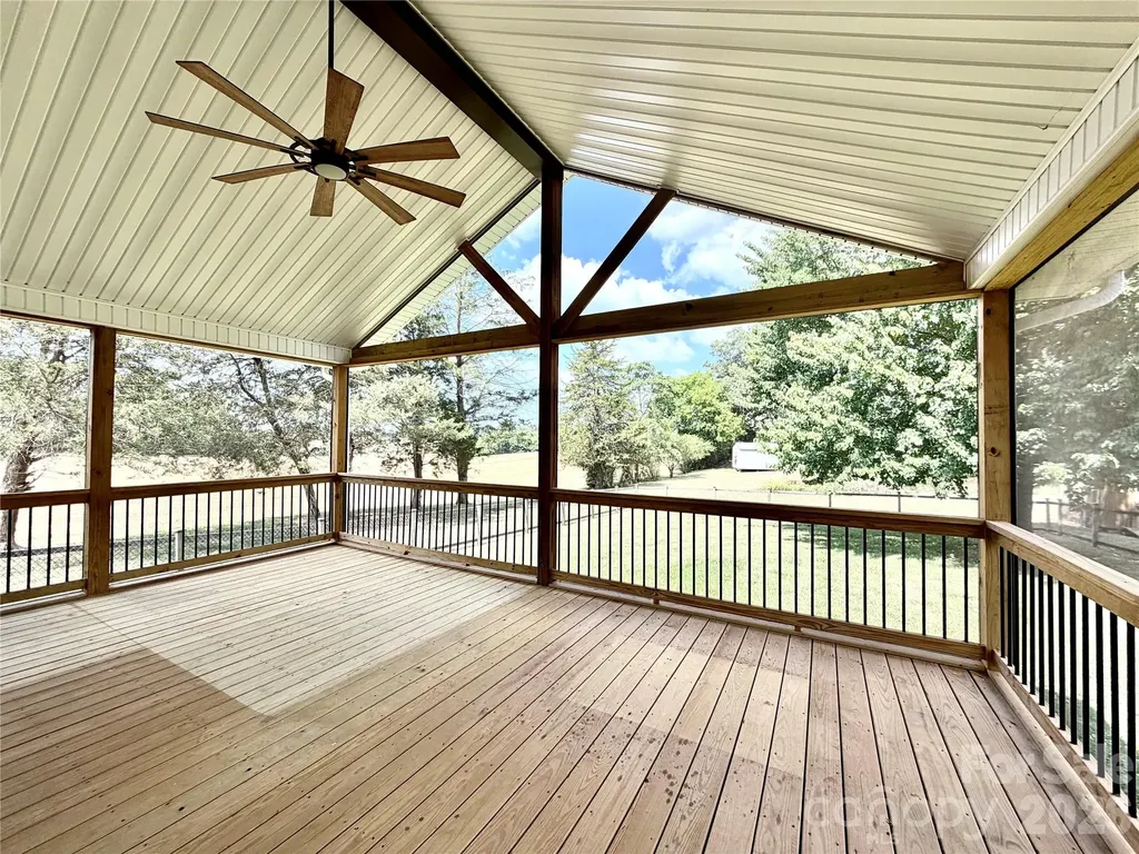 1027 Tabor Road Olin NC 28660