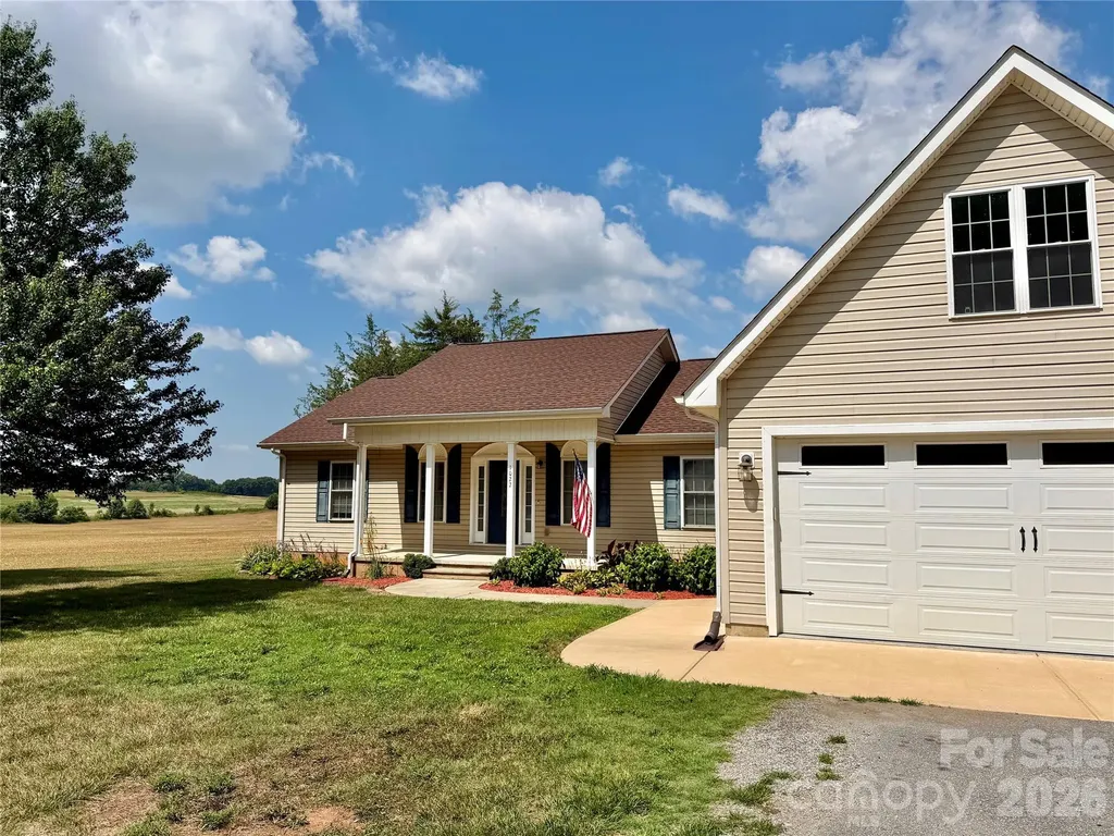 1027 Tabor Road Olin NC 28660