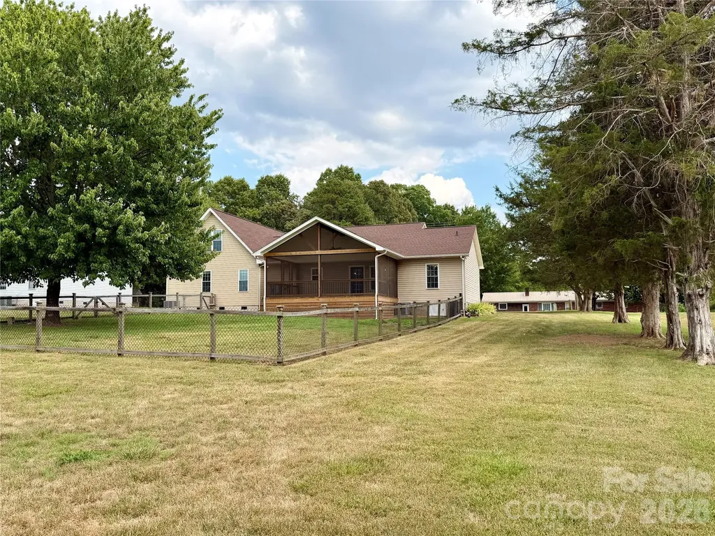 1027 Tabor Road Olin NC 28660