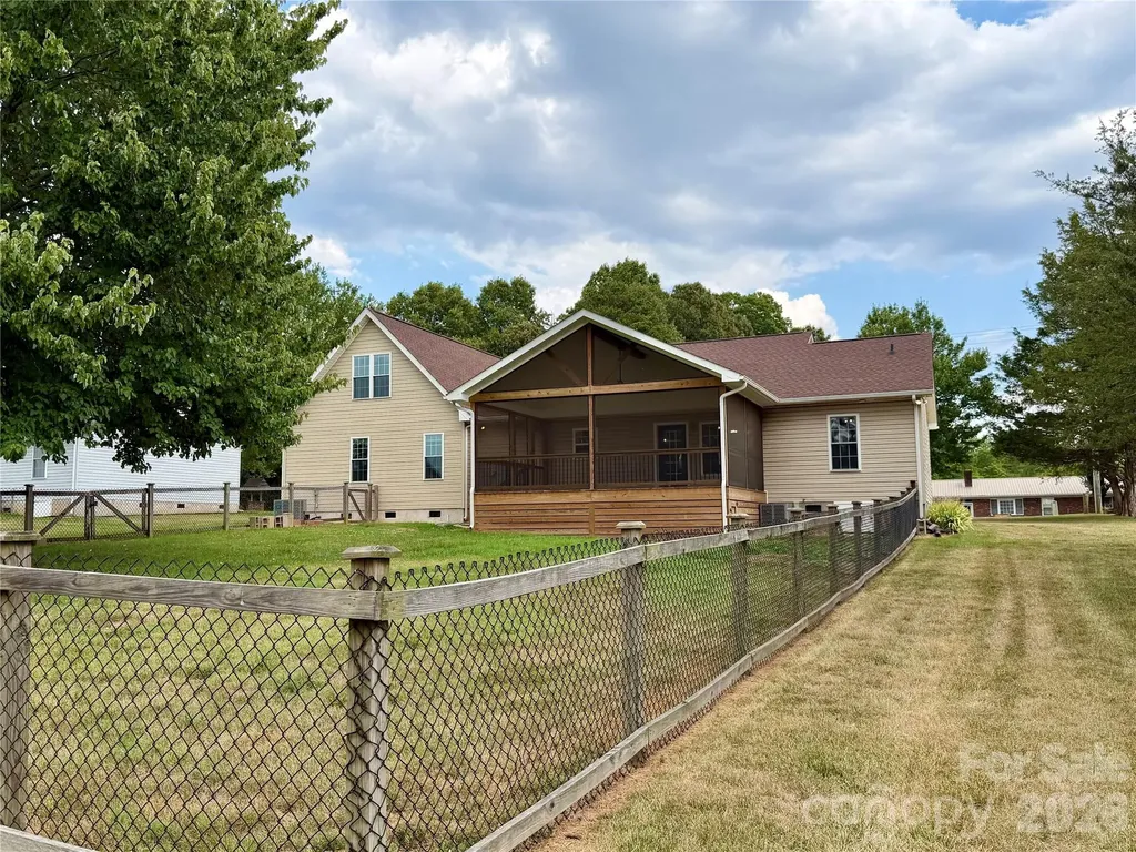 1027 Tabor Road Olin NC 28660