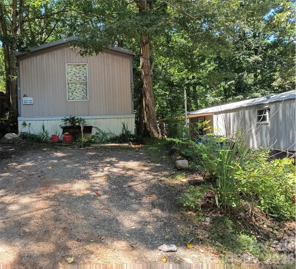 2 Jasmine Park Place Candler NC 28715