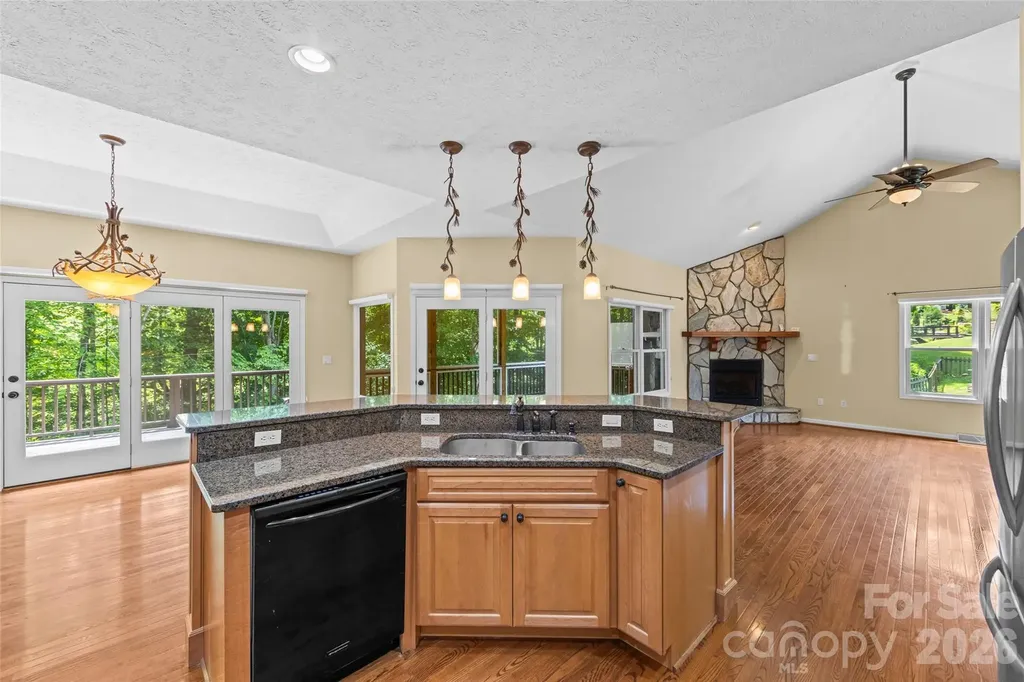 435 Stepping Stone Lane Waynesville NC 28786