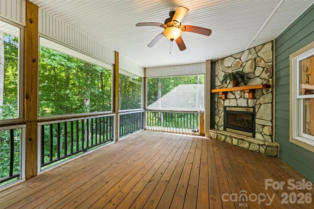 435 Stepping Stone Lane Waynesville NC 28786