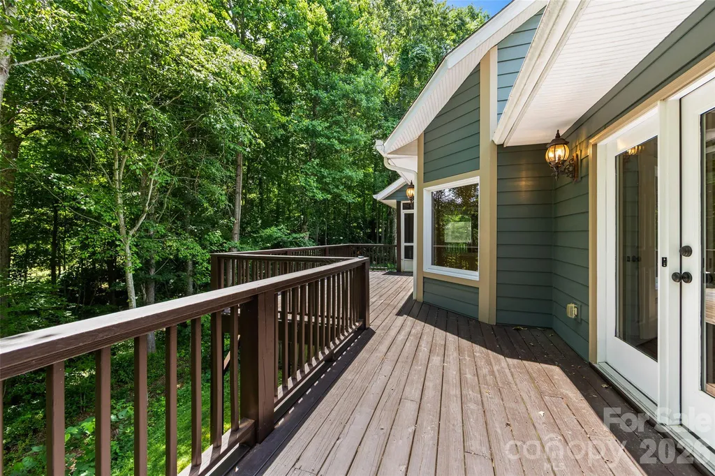 435 Stepping Stone Lane Waynesville NC 28786