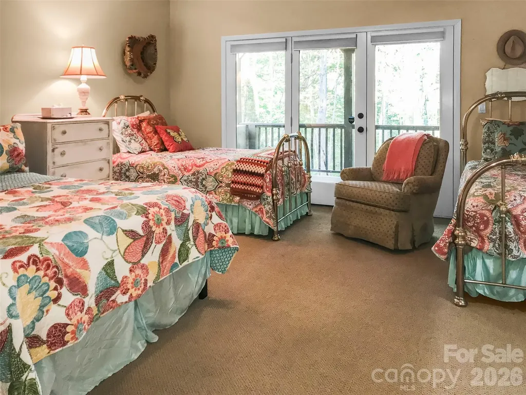 435 Stepping Stone Lane Waynesville NC 28786