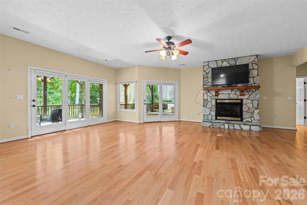 435 Stepping Stone Lane Waynesville NC 28786