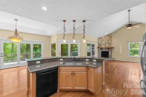 435 Stepping Stone Lane Waynesville NC 28786