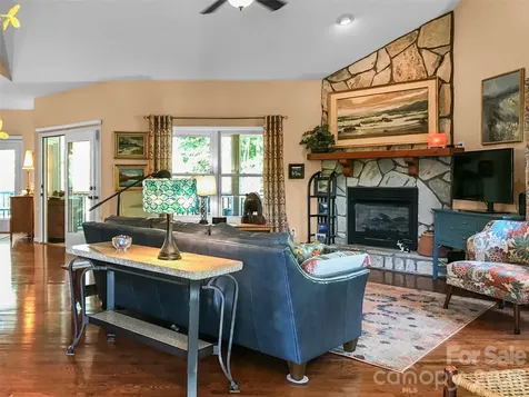 435 Stepping Stone Lane Waynesville NC 28786