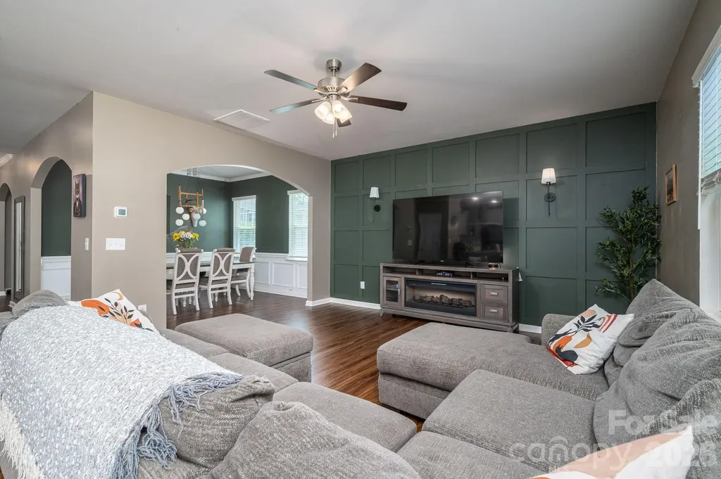 2643 Swamp Chestnut Oak Drive Gastonia NC 28056