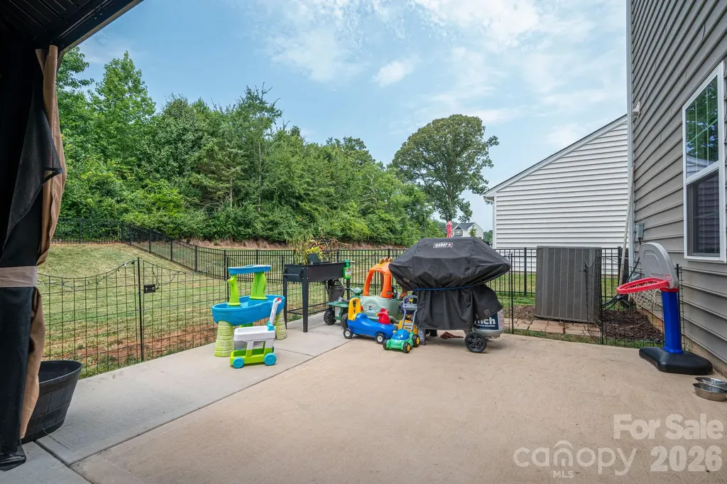 2643 Swamp Chestnut Oak Drive Gastonia NC 28056