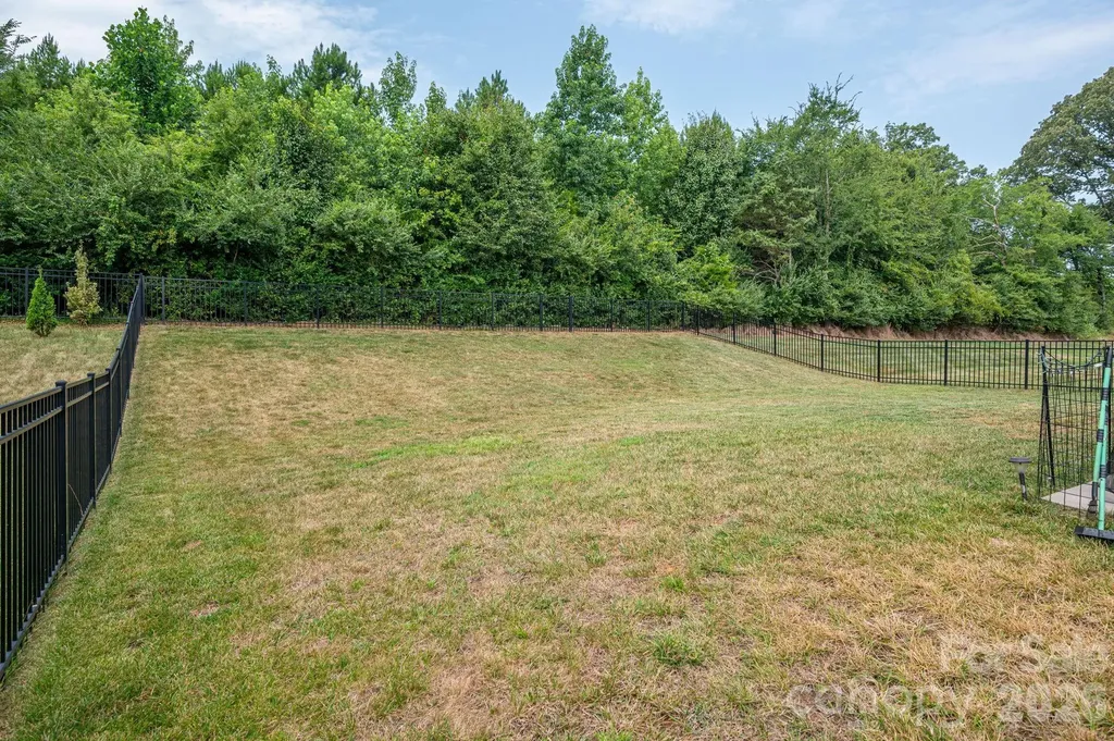 2643 Swamp Chestnut Oak Drive Gastonia NC 28056