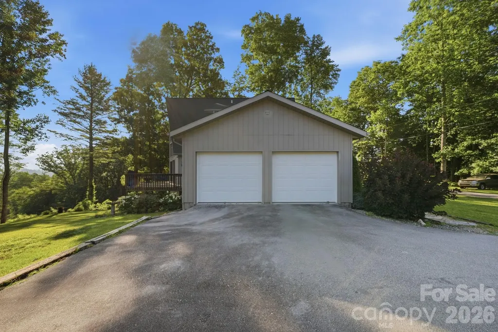 198 Hickory Hill Circle Spruce Pine NC 28777