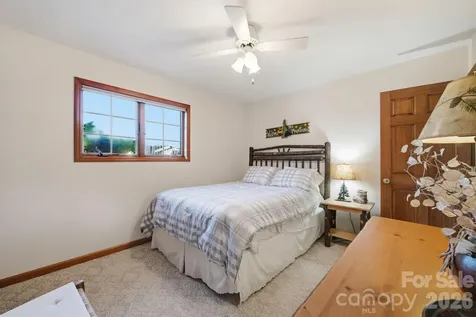 198 Hickory Hill Circle Spruce Pine NC 28777