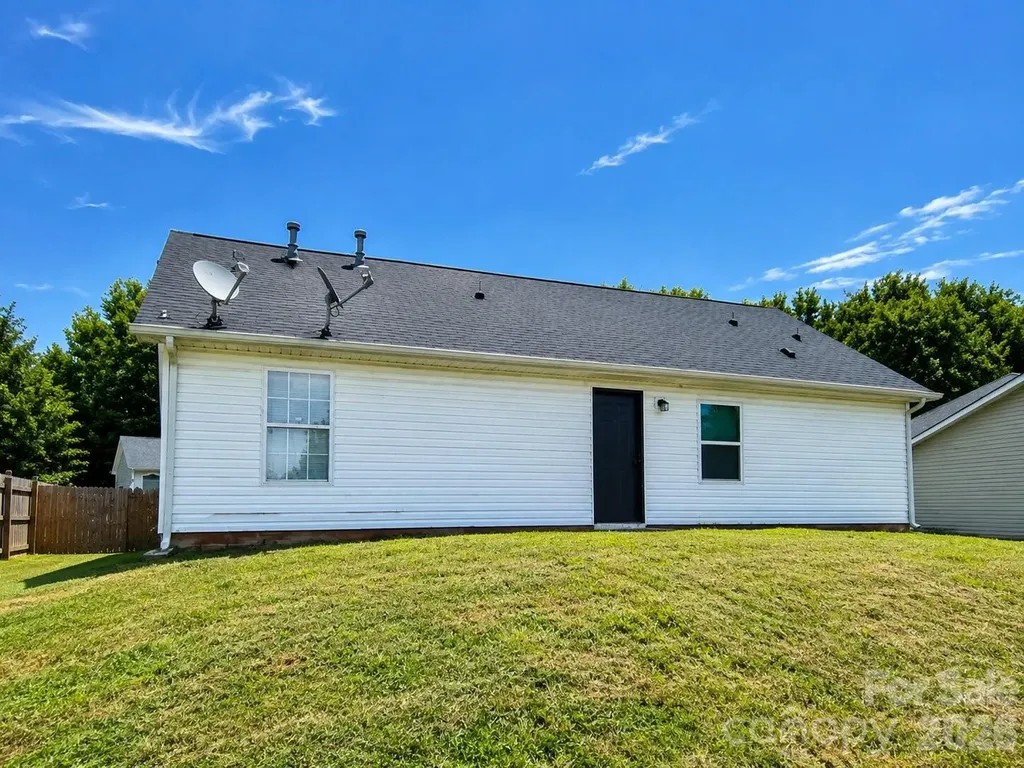 734 Mistral Way Charlotte NC 28208