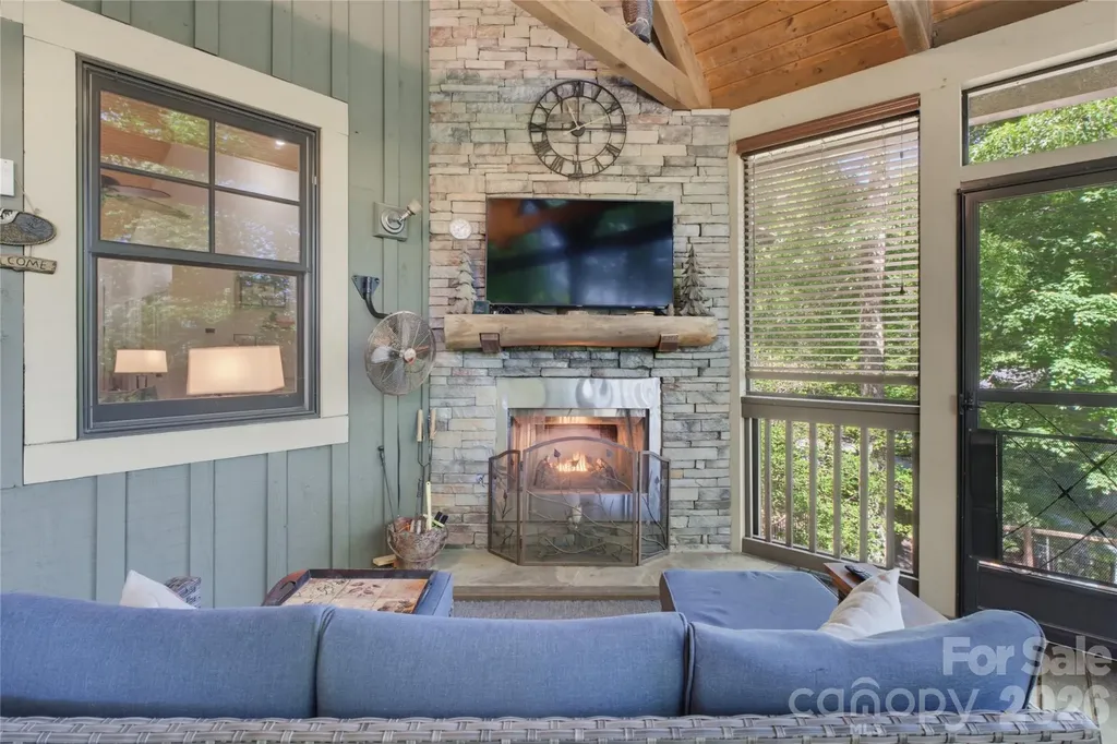 325 Hedgewood Drive Tuckasegee NC 28783