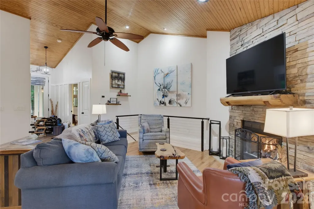 325 Hedgewood Drive Tuckasegee NC 28783