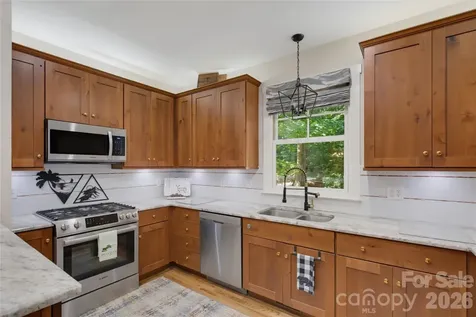 325 Hedgewood Drive Tuckasegee NC 28783