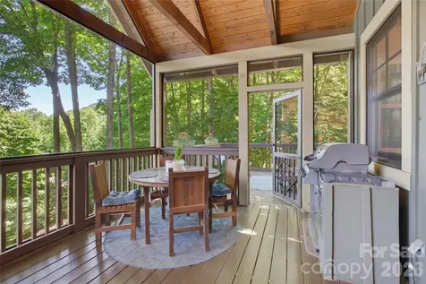 325 Hedgewood Drive Tuckasegee NC 28783