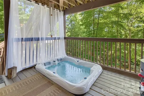 325 Hedgewood Drive Tuckasegee NC 28783
