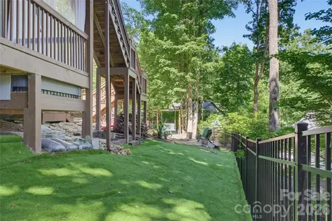 325 Hedgewood Drive Tuckasegee NC 28783