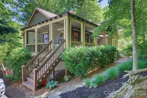 325 Hedgewood Drive Tuckasegee NC 28783