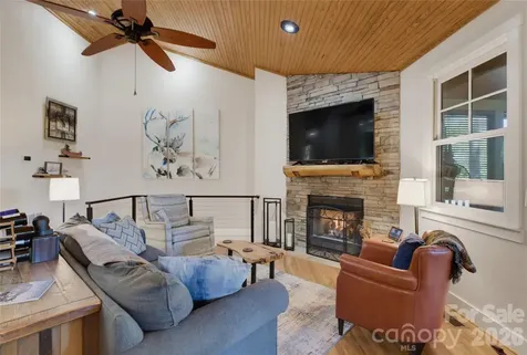 325 Hedgewood Drive Tuckasegee NC 28783