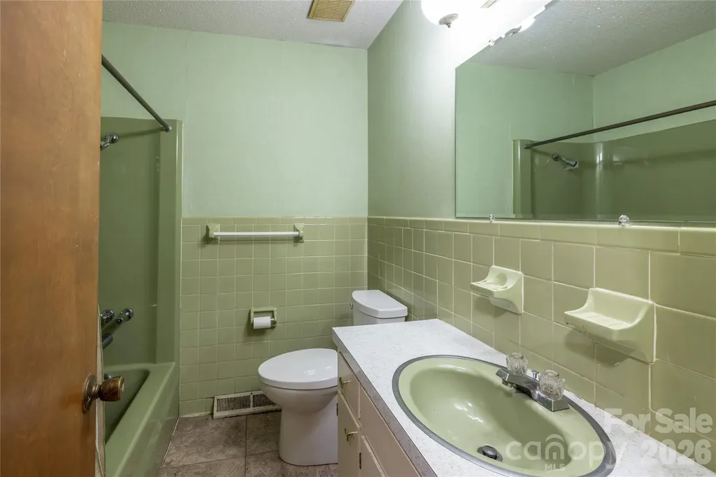 2209 Woodhurst Lane Albemarle NC 28001
