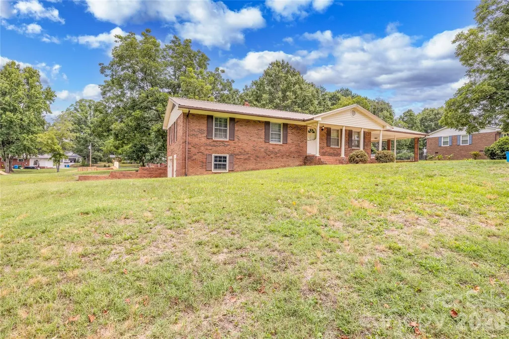 2209 Woodhurst Lane Albemarle NC 28001