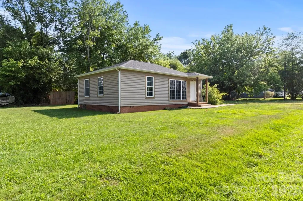 2224 Catawba Heights Lincolnton NC 28092