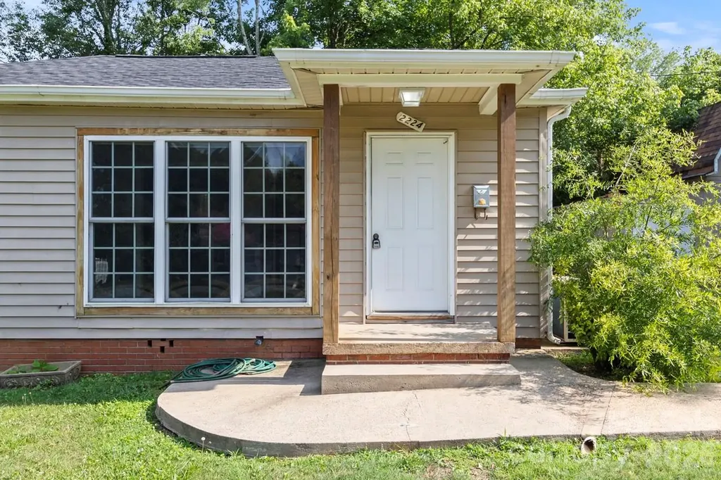 2224 Catawba Heights Lincolnton NC 28092