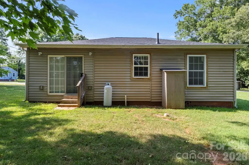 2224 Catawba Heights Lincolnton NC 28092