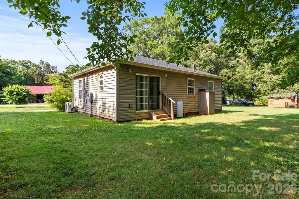 2224 Catawba Heights Lincolnton NC 28092