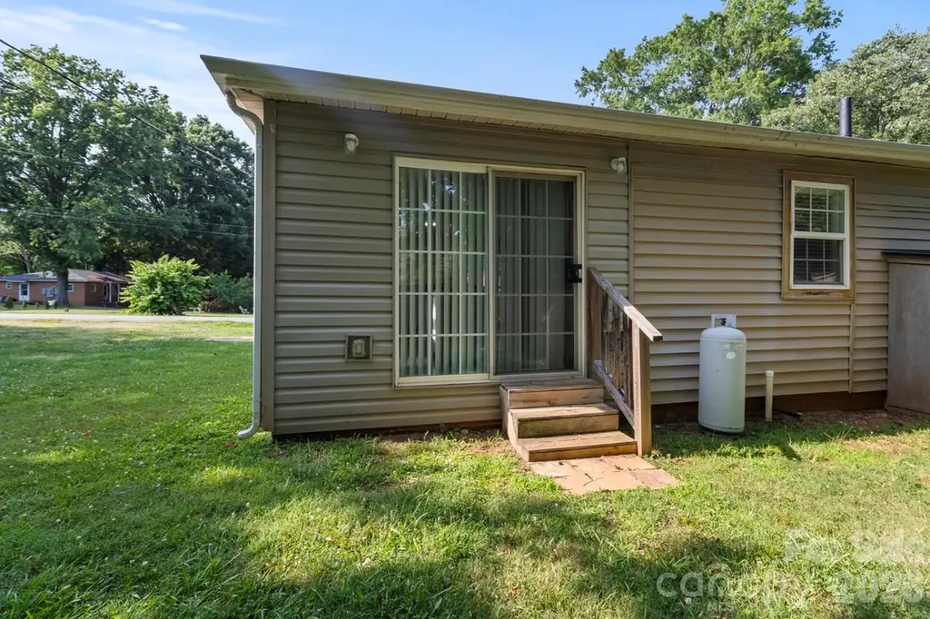 2224 Catawba Heights Lincolnton NC 28092