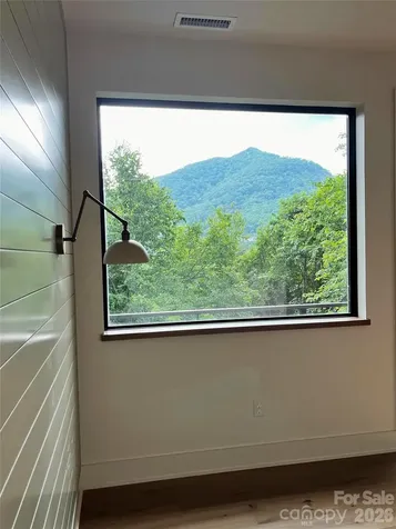 93 Village Pointe Lane Asheville NC 28803