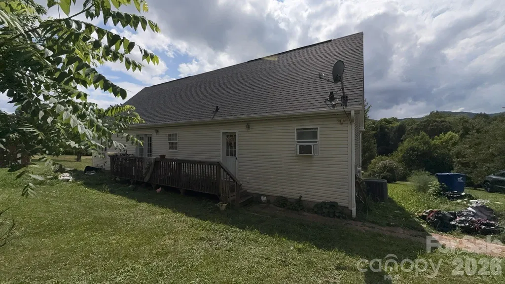 19 Honey Skipper Lane Candler NC 28715